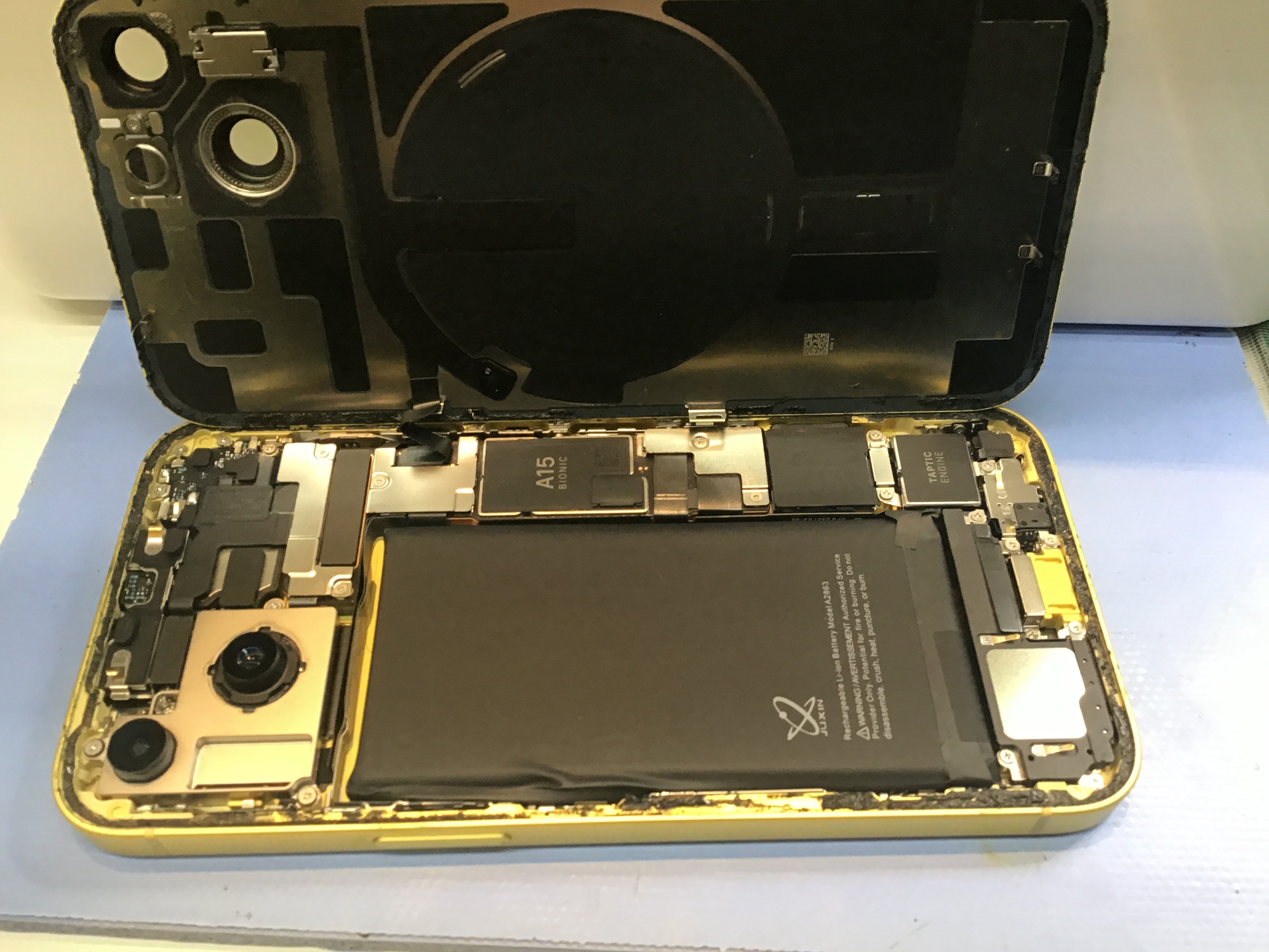 iPhone14のバッテリー交換は、データそのまま・即日修理のスマホ修理工房八王子オクトーレ店へ！